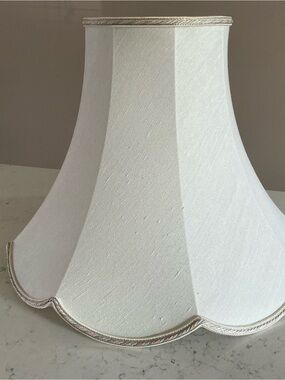 Vtg Kandela lighting Cream Scalloped Fabric Lamp Shade with rope braids